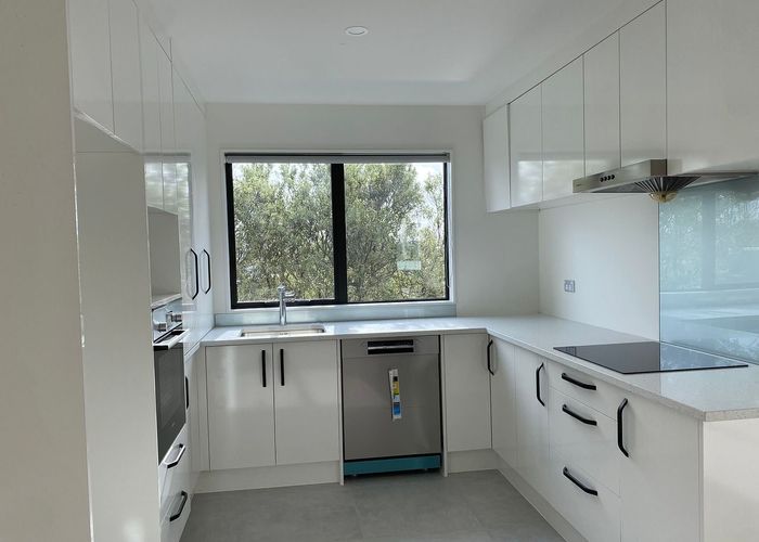  at 8 Panga Place, Henderson, Waitakere City, Auckland