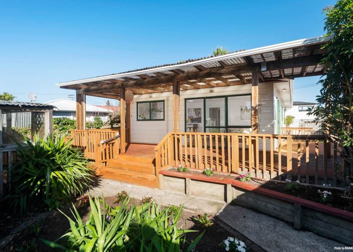  at 3A Mawney Road, Henderson, Waitakere City, Auckland