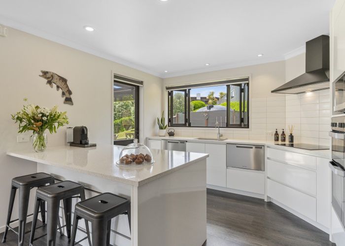  at 6 Cameron Drive, Acacia Bay, Taupo, Waikato