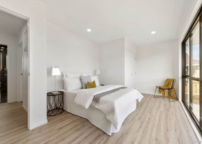  at 2/14 Sturges Road, Henderson, Auckland