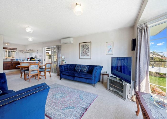  at 2/44 Aberfeldy Avenue, Highland Park, Auckland
