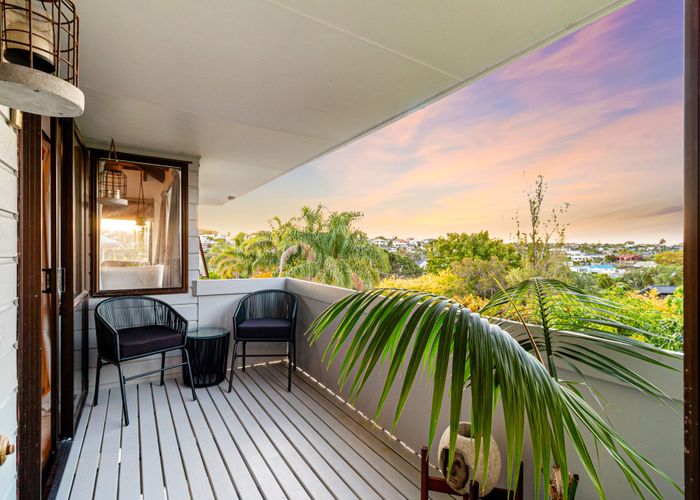  at 1/5 Sharon Road, Waiake, Auckland