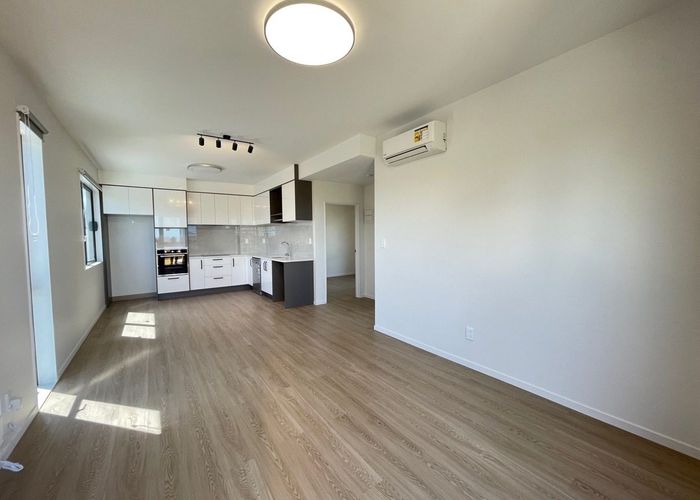  at 5/13 Blockhouse Bay Road, Blockhouse Bay, Auckland City, Auckland