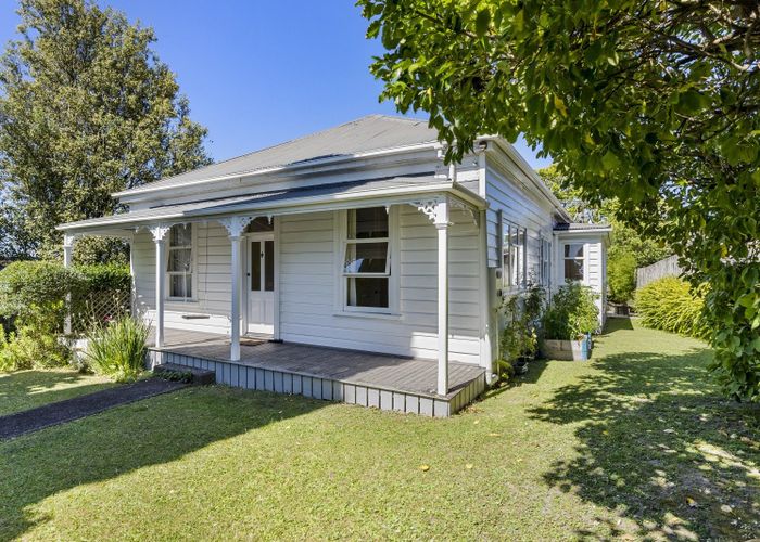  at 117 Lake Road, Belmont, Auckland