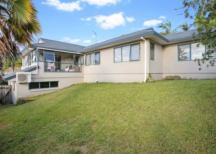  at 16 De Havilland Drive, Goodwood Heights, Auckland