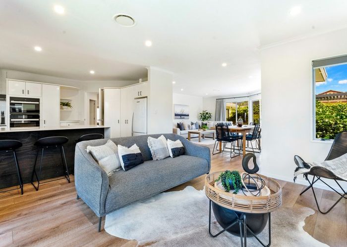  at 13 Driscoll Place, Farm Cove, Auckland