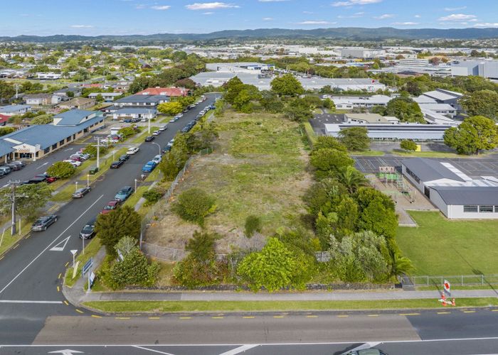  at 1-7 Montel Ave, Henderson, Waitakere City, Auckland