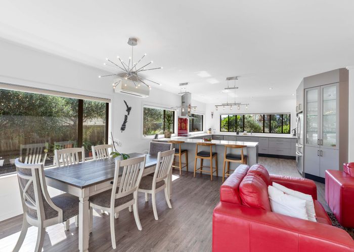  at 4 Barbaras Way, Waikanae Beach, Kapiti Coast, Wellington