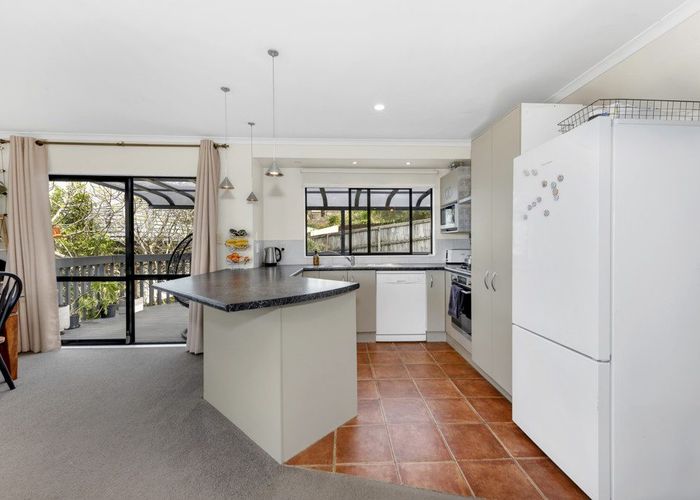  at 2/312 Wairau Road, Glenfield, North Shore City, Auckland