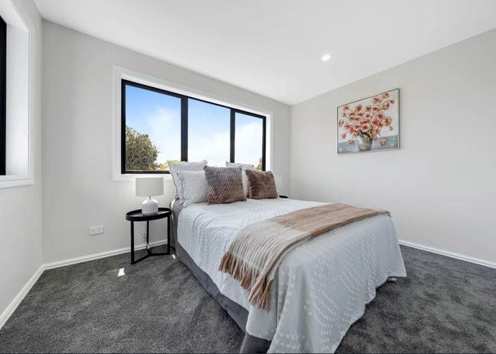  at 53 Hutchinsons Road, Bucklands Beach, Auckland