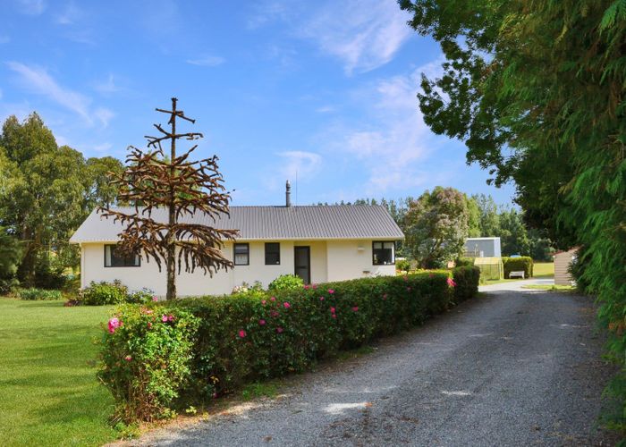  at 560 Alma-Maheno Road, Alma