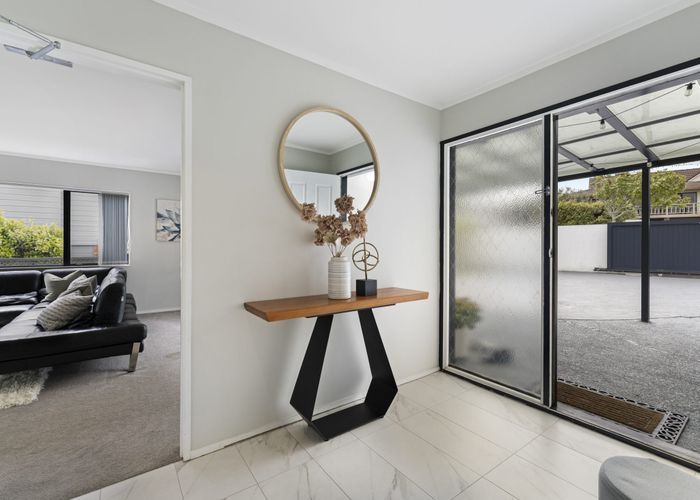  at 34 Lexington Drive, Botany Downs, Auckland