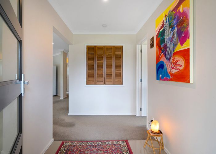  at 5 McWhirters Farm Lane, Massey, Waitakere City, Auckland