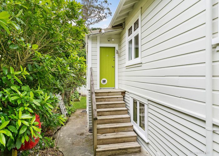  at 2/16 Balfour Street, Mornington, Wellington
