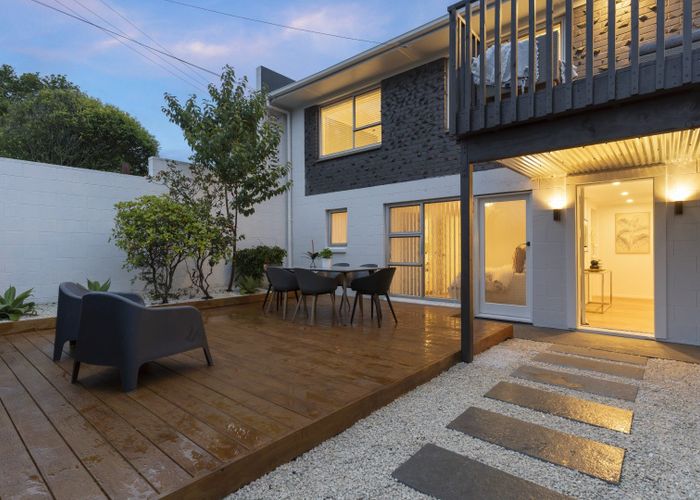  at 2/57 Moana Ave, One Tree Hill, Auckland City, Auckland