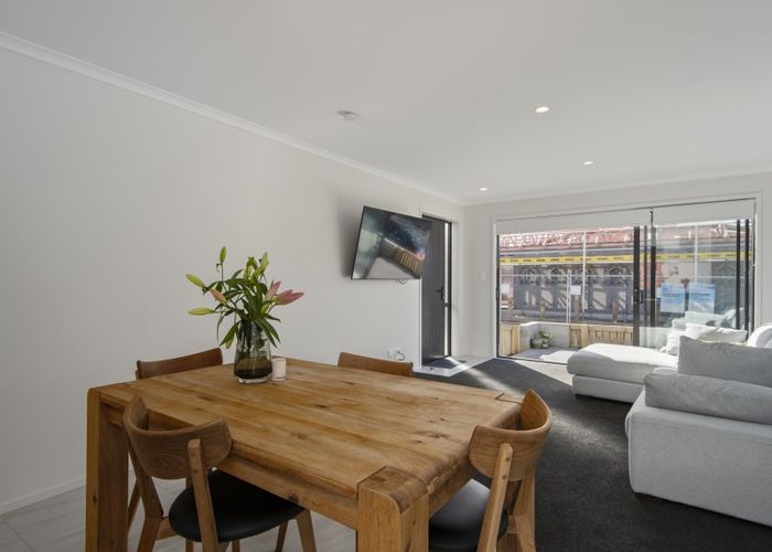  at 4 Pense Place, Papamoa