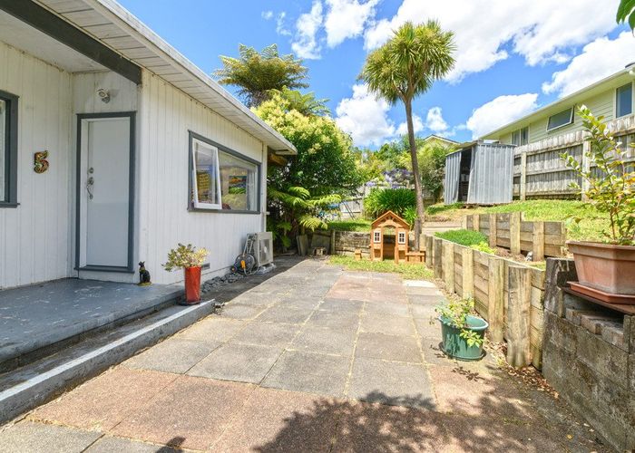  at 5/15 Valron Road, Te Atatu South, Auckland
