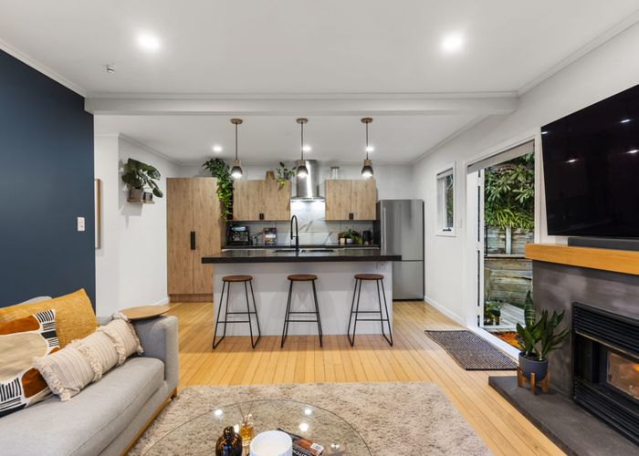  at 1/47 Stanley Road, Glenfield, Auckland