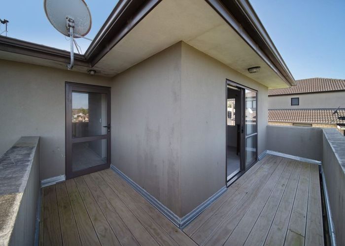  at 20 Fairchild Ave, Goodwood Heights, Manukau City, Auckland