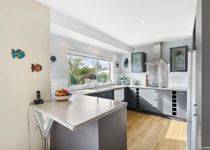  at 2/44 Aviemore Drive, Highland Park, Manukau City, Auckland