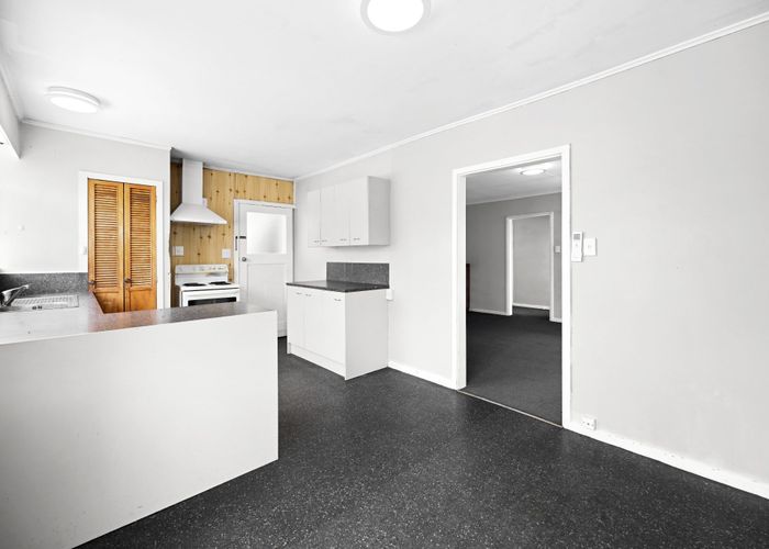  at 63 Paul Crescent, Fairfield, Hamilton