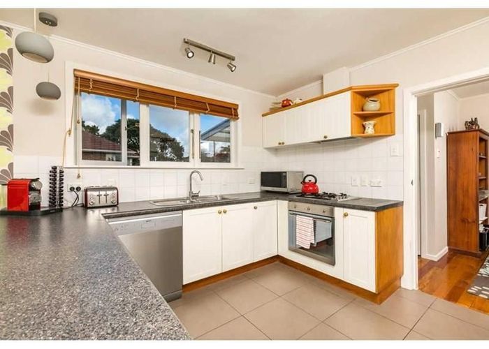  at 100 Lincoln Park Avenue, Massey, Waitakere City, Auckland