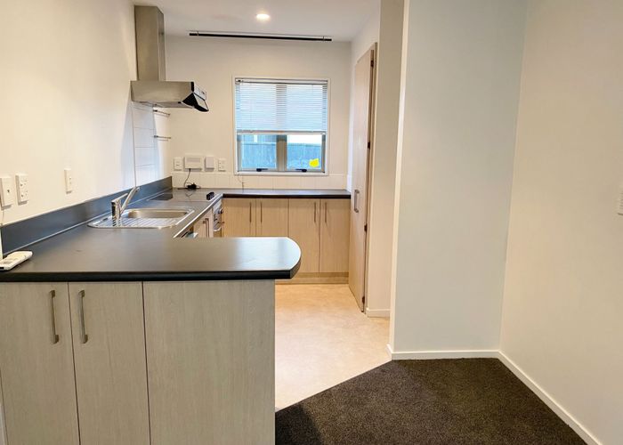  at 18 Mona Vale Av, Fendalton, Christchurch City, Canterbury