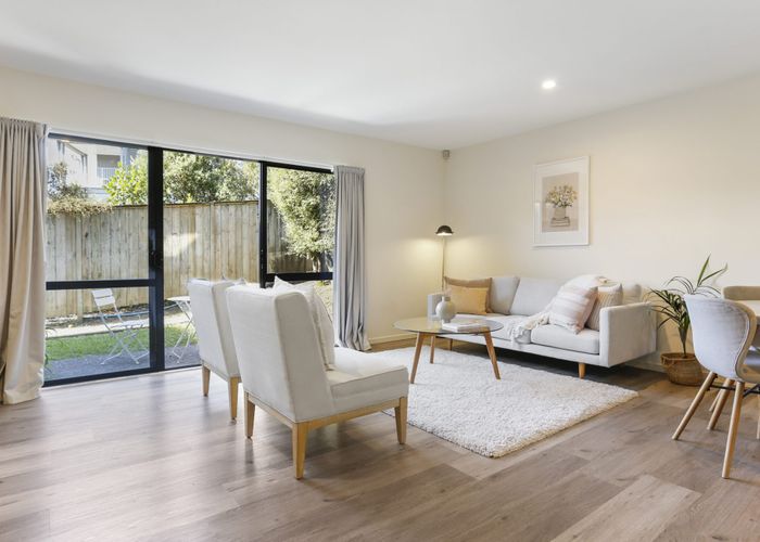  at 8/548 Albany Highway, Albany, Auckland