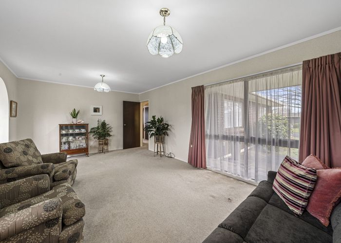  at 16 Donzella Place, Conifer Grove, Papakura, Auckland