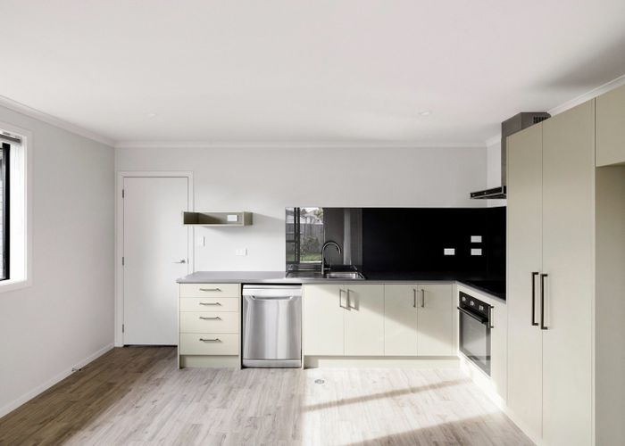  at 401B Peachgrove Road, Fairfield, Hamilton