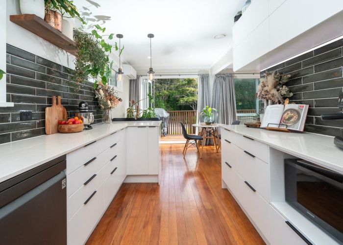  at 24 Mahoe Street, Tawa, Wellington