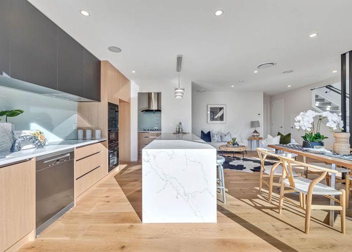  at 2A Luke Place, Eastern Beach, Auckland