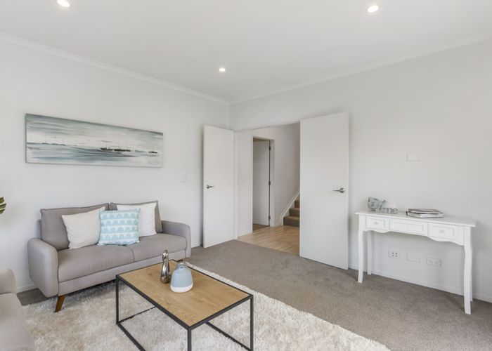  at 8 Nganui Avenue, Takanini