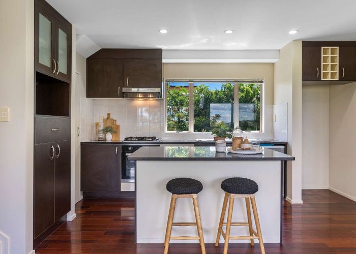  at 2/845 East Coast Road, Browns Bay, North Shore City, Auckland