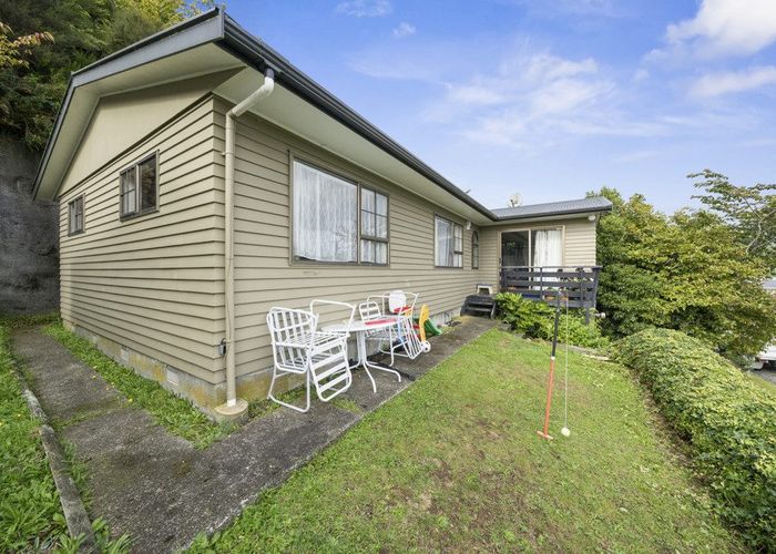  at 49 Thomas Street, Stokes Valley, Lower Hutt, Wellington