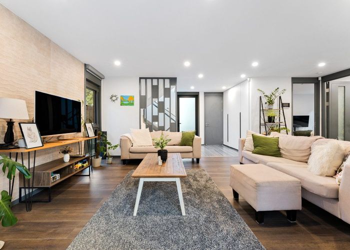  at 48A Peter Terrace, Castor Bay, North Shore City, Auckland