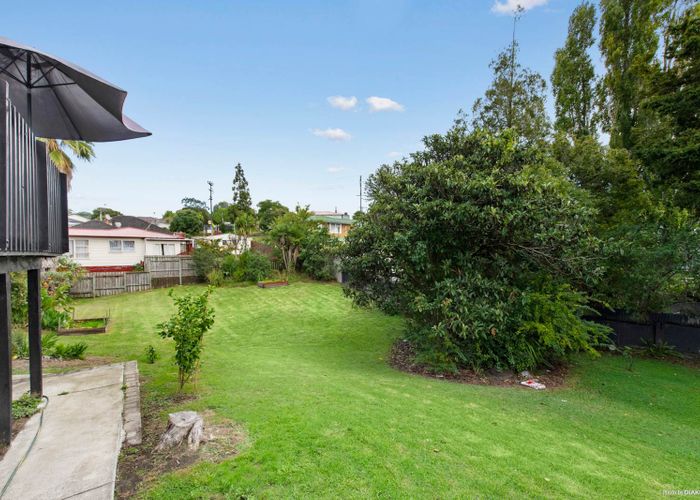  at 12 Copley Street, New Lynn, Auckland