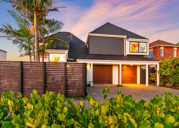  at 9 Scarboro Terrace, Murrays Bay, North Shore City, Auckland