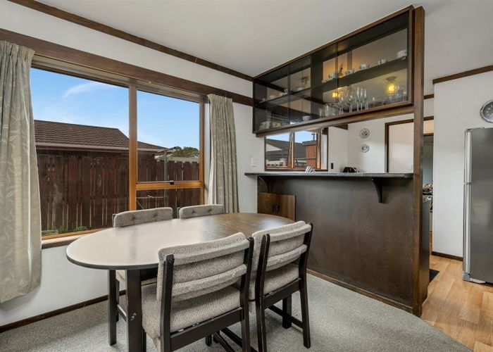  at 2/133 Parrs Cross Road, Glen Eden, Auckland