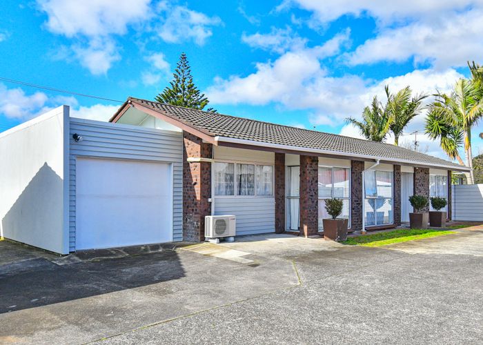  at 2/33 Reagan Road, Papatoetoe, Auckland