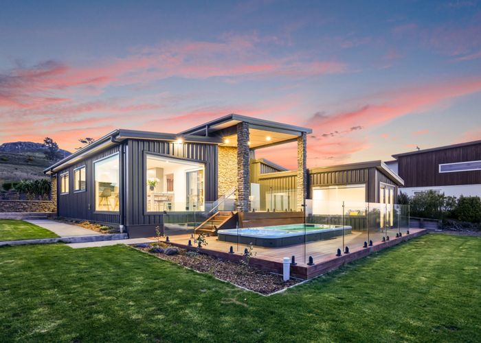  at 1 Ridgeway Place, Sumner, Christchurch City, Canterbury