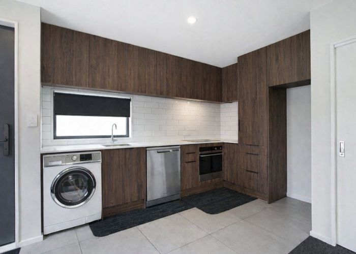  at 2/135  Hills Road, Edgeware, Christchurch City, Canterbury