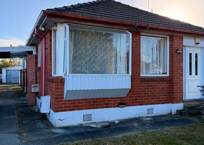  at 8 Bathurst Street, Silverstream, Upper Hutt, Wellington