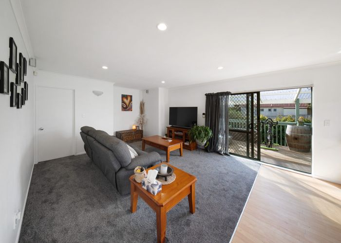  at 33B Earlsworth Road, Mangere East, Auckland