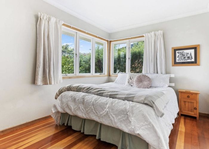  at 43 Neil Avenue, Te Atatu Peninsula, Waitakere City, Auckland