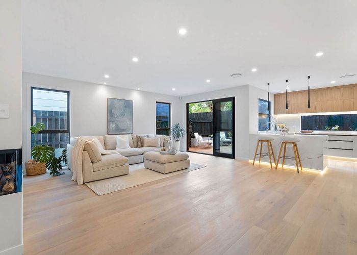  at 42E Gordon Avenue, Milford, North Shore City, Auckland