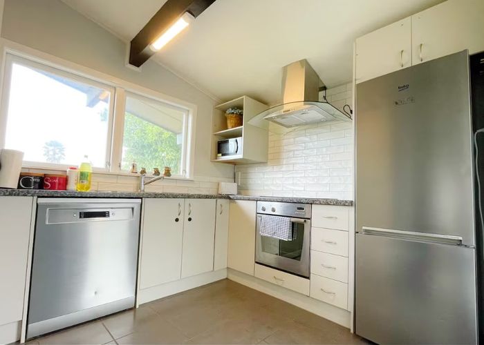  at 31 Clematis, Pukete, Hamilton, Waikato