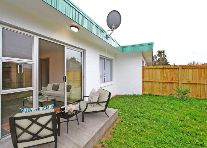  at 1/9 Vine Street, Mangere East, Auckland