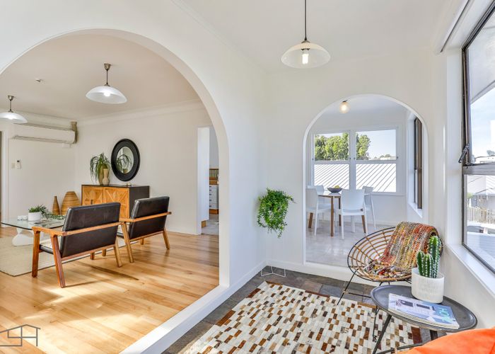  at 11 Tara Road, Henderson, Waitakere City, Auckland