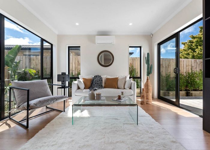  at 3/110 Royal Road, Massey, Waitakere City, Auckland